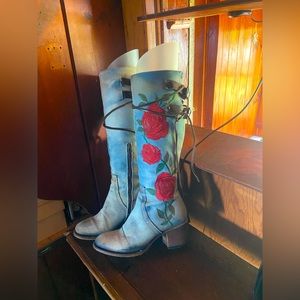 Size 6. FREEBIRD HIGH BOOTS 🔥